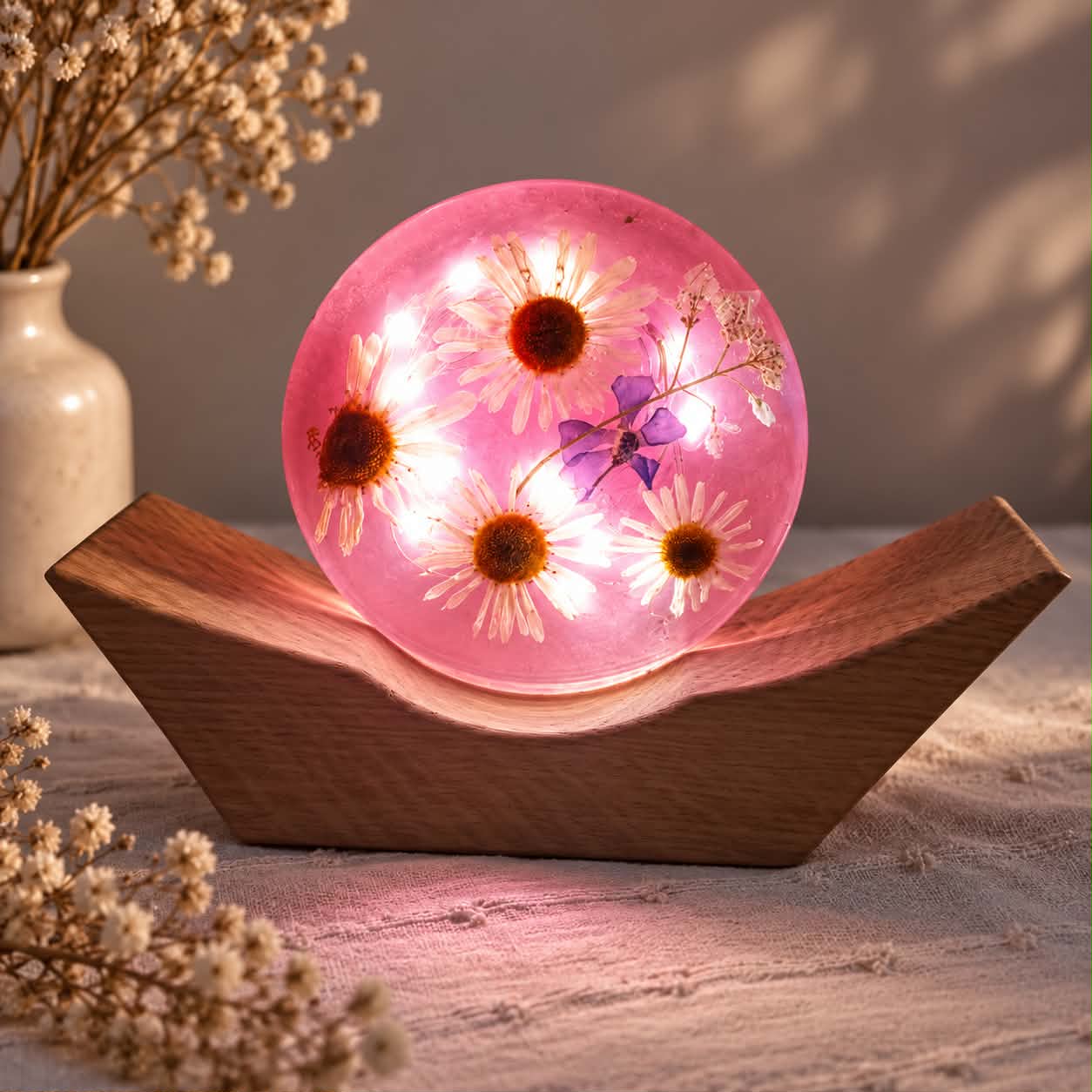 Lampa z pryskyřice Loďka Něha