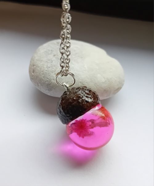 Náhrdelník  Dubový klobouček růžový